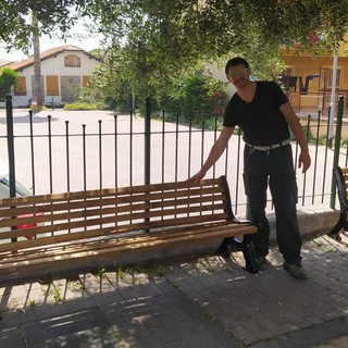 Vallecrosia: partito il progetto riqualificazione panchine di via Don Bosco Vallecrosia: partito il progetto riqualificazione panchine di via Don Bosco