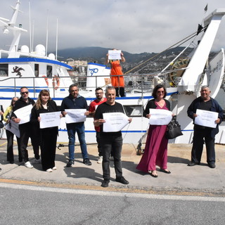 Anche nei porti della nostra provincia la protesta dei pescatori a strascico "A rischio l'affondamento del settore!" (Video)