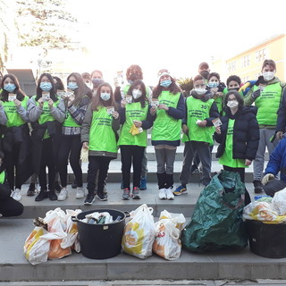 Panathlon Club Imperia-Sanremo coinvolge gli studenti nel progetto di “Plogging” Panathlon Club Imperia-Sanremo coinvolge gli studenti nel progetto di “Plogging”