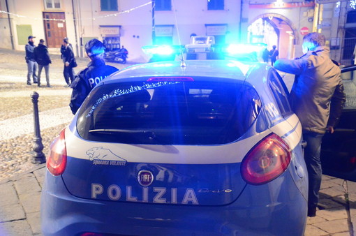 Sanremo: aggredisce un coetaneo con un casco da moto durante una lite dopo una serata in discoteca, denunciato per lesioni aggravate