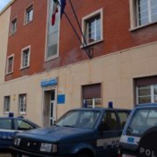 Ventimiglia: cinquantadue nomi per per non farsi arrestare... ma non inganna la polizia di frontiera Ventimiglia: cinquantadue nomi per per non farsi arrestare... ma non inganna la polizia di frontiera