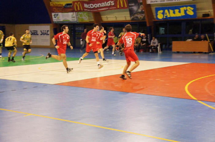 Pallamano: lo Sport Club Ventimiglia batte il Cassano e conquista la prima vittoria in A2