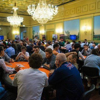 Ad agosto ‘tutti pazzi’ per il Poker in attesa dello sfavillante e magico Ferragosto sul Roof Garden