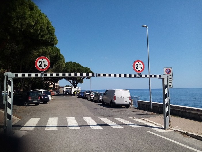 Ventimiglia: la sbarra anti camper ai Balzi Rossi dovrà essere rimossa, accolto il ricorso dell'associazione nazionale