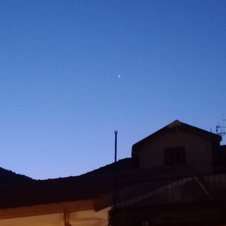 Sei pianeti allineati nel cielo di agosto: uno spettacolo celeste da non perdere