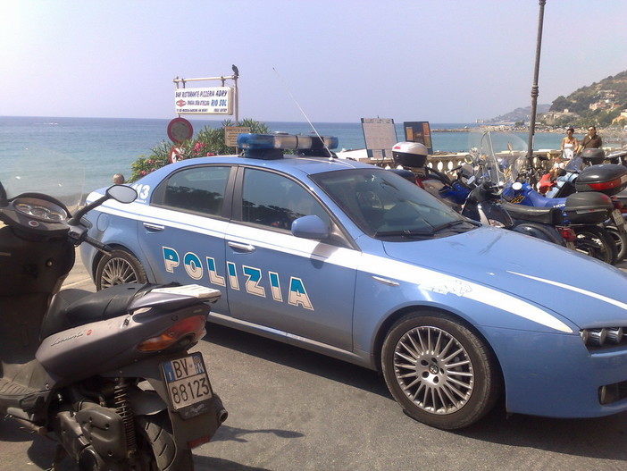 Imperia: 27enne peruviano denunciato dalla Polizia, era irregolare sul territorio Imperia: 27enne peruviano denunciato dalla Polizia, era irregolare sul territorio