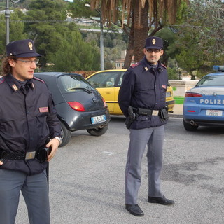 Sanremo: rubano profumi alla Coin, il Poliziotto di Quartiere li ferma in pochi minuti