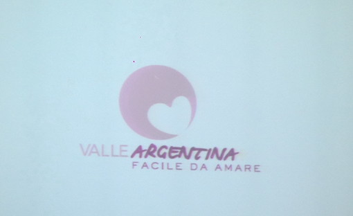 Anche l'Assessore Regionale Gabriele Cascino questo pomeriggio alla presentazione del nuovo 'brand' Valle Argentina Anche l'Assessore Regionale Gabriele Cascino questo pomeriggio alla presentazione del nuovo 'brand' Valle Argentina