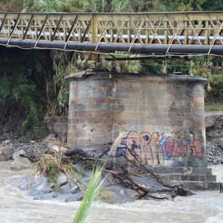 Ventimiglia: dissesto del ponte in ferro in frazione Bevera, intervento del gruppo 'Insieme si cambia'