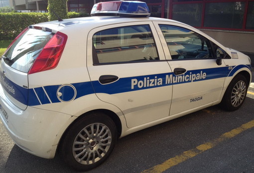 Ventimiglia: scoperto dalla polizia locale appartamento dormitorio nel centro cittadino