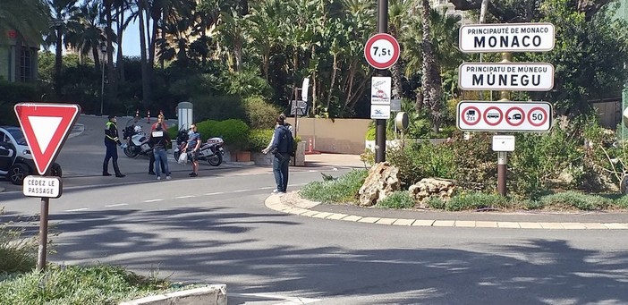 Dal Principato di Monaco: controlli ai confini nel weekend per evitare l'esodo dalla Francia ferma con il lockdown (Foto)