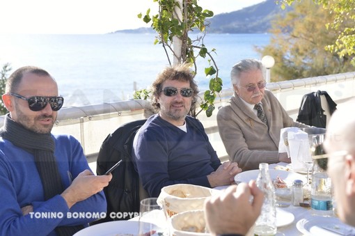 #SanremoGiovani 2015: gamberi al 'Byblos' ieri per Carlo Conti insieme a Leonardo Pieraccioni