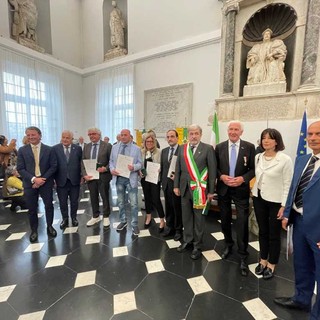Cinque 'maestri' del lavoro della nostra provincia premiati a Genova: assegnate le onorificenze (Foto)