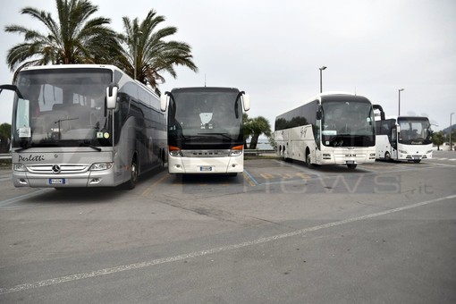 Sanremo: saltato il 'Corso fiorito' 2023, anche le agenzie che avevano organizzato i viaggi restano... a piedi Sanremo: saltato il 'Corso fiorito' 2023, anche le agenzie che avevano organizzato i viaggi restano... a piedi