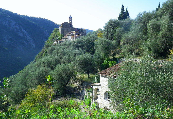 Domenica prossima un'escursione con itinerario ad anello al villaggio medievale di Peillon in Francia Domenica prossima un'escursione con itinerario ad anello al villaggio medievale di Peillon in Francia