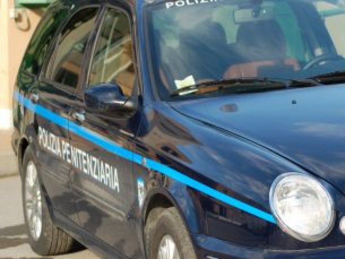 Imperia, detenuto paraplegico devasta la camera d’ospedale: il SAPPE chiede una nuova gestione sanitaria Imperia, detenuto paraplegico devasta la camera d’ospedale: il SAPPE chiede una nuova gestione sanitaria