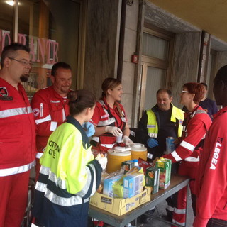 Ventimiglia: emergenza migranti al confine, giorni di duro lavoro anche per la Protezione Civile 'L. Veziano' Ventimiglia: emergenza migranti al confine, giorni di duro lavoro anche per la Protezione Civile 'L. Veziano'