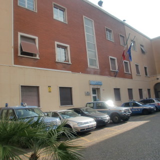 Ventimiglia: pericoloso rapinatore pluripregiudicato arrestato nelle ultime ore dalla Polizia di Frontiera Ventimiglia: pericoloso rapinatore pluripregiudicato arrestato nelle ultime ore dalla Polizia di Frontiera