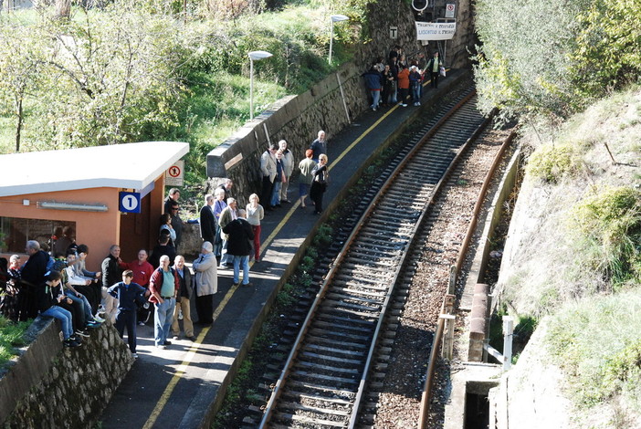 Disagi sulla linea ferroviaria Ventimiglia–Cuneo: un guasto ad Airole e lo sciopero bloccano i treni