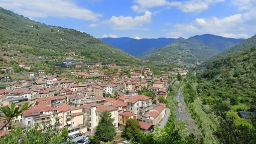Anniversario del gemellaggio tra Dolceacqua e Monaco, al via una camminata tra natura e costa Anniversario del gemellaggio tra Dolceacqua e Monaco, al via una camminata tra natura e costa