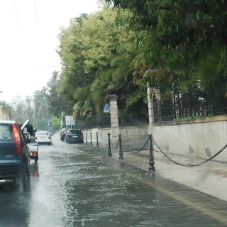 Maltempo in arrivo: scuole chiuse a Bordighera, Riva, San Lorenzo al mare e Sanremo, dove sarà chiuso il mercato ambulante