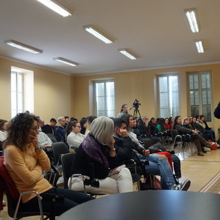 Sanremo: 'Giornata della Memoria', oggi l'emozionante incontro degli studenti con lo storico Costantino Di Sante Sanremo: 'Giornata della Memoria', oggi l'emozionante incontro degli studenti con lo storico Costantino Di Sante