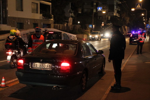 Sanremo: controllore trova proiettile sul bus da Coldirodi, avvertiti i Carabinieri che ora svolgono le indagini Sanremo: controllore trova proiettile sul bus da Coldirodi, avvertiti i Carabinieri che ora svolgono le indagini