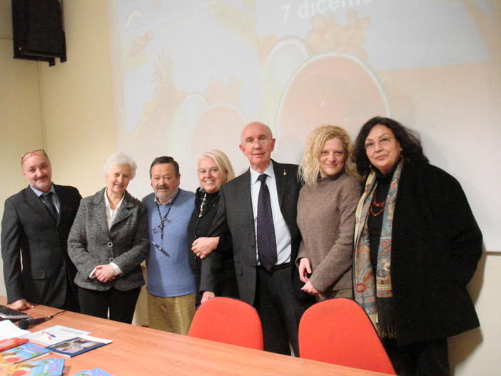 Imperia: stamattina all'Istituto 'Ruffini' la presentazione del libro 'Raccontami la tua terra' Imperia: stamattina all'Istituto 'Ruffini' la presentazione del libro 'Raccontami la tua terra'