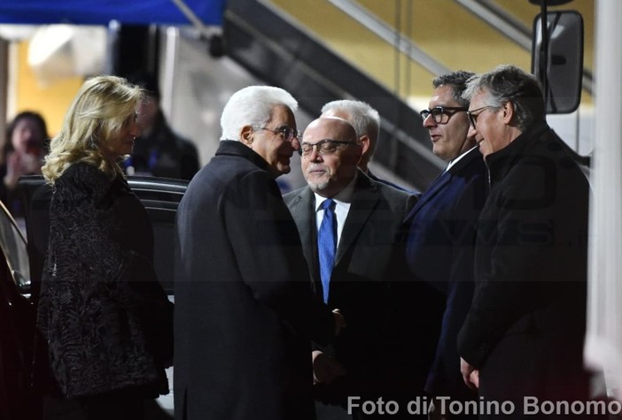 Sanremo: Toti accoglie il Presidente all’Ariston, stasera in onda in anteprima lo spot di Regione Liguria