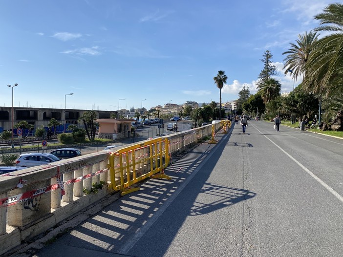 L'area transennata sulla passeggiata del Sud-Est L'area transennata sulla passeggiata del Sud-Est