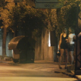 Sanremo: prostituzione in strada, lettrice "Le 'lucciole' non sono così indifese come sembrano!"
