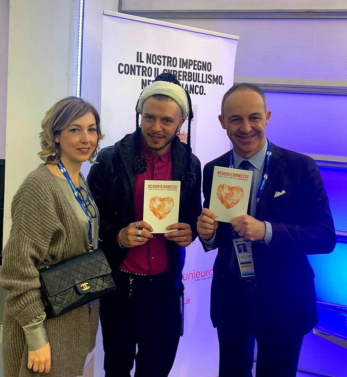 Publione al Festival di Sanremo con il libro #cuoriconnessi e con il gruppo ‘Caffo 1915’ Publione al Festival di Sanremo con il libro #cuoriconnessi e con il gruppo ‘Caffo 1915’