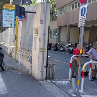 Imperia: parcheggi dell'ospedale e pagamento, nota dei dipendenti al Sindaco: "Un atto particolarmente odioso!"