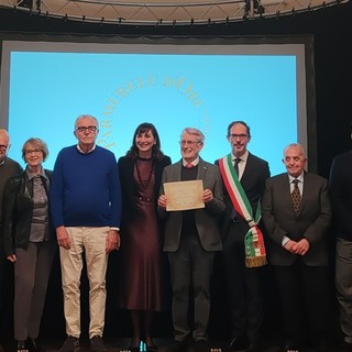 Bordighera consegna il Parmurelu d’Oru 2025 a Giuseppe Eugenio Bessone (Foto e video) Bordighera consegna il Parmurelu d’Oru 2025 a Giuseppe Eugenio Bessone (Foto e video)