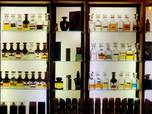 Profumi e risparmio: come scegliere una fragranza di qualità senza spendere troppo Profumi e risparmio: come scegliere una fragranza di qualità senza spendere troppo