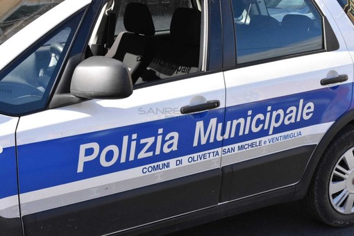 Barberie abusive, non solo Ventimiglia: il fenomeno si allarga nel Ponente. Gori: “Abilitazioni pagate a peso d’oro ma senza valore”