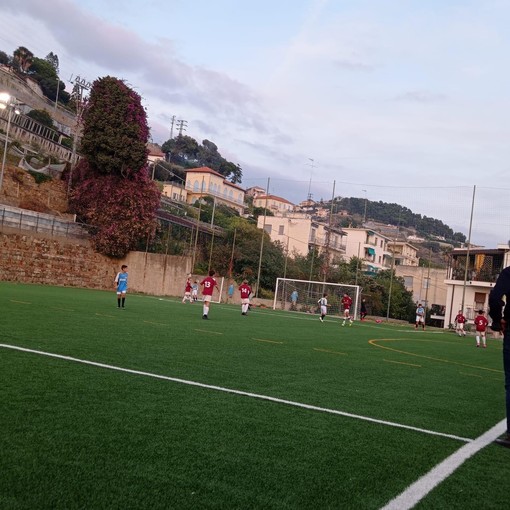 Calcio giovanile: amichevole equilibrata tra gli Esordienti 2010 della Polisportiva Vallecrosia Academy e la Virtus Sanremo