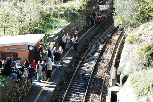 Disagi sulla linea ferroviaria Ventimiglia–Cuneo: un guasto ad Airole e lo sciopero bloccano i treni