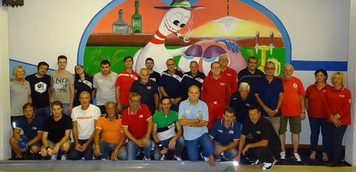 Diano Castello: ‘Memorial Generale’, Emis Bianchi mette tutti in fila al bowling per uno ‘strike da 400 euro’ per la Cri dianese