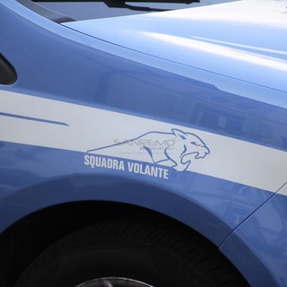 Lite per un parcheggio degenera a Ventimiglia: minacce con coltello e colpi esplosi in aria Lite per un parcheggio degenera a Ventimiglia: minacce con coltello e colpi esplosi in aria