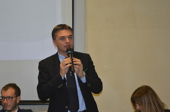 Ventimiglia: Sindaci ed Assessore Rixi sui progetti 'Alcotra', presentata la prima tranche da 40 milioni (Foto e Video) Ventimiglia: Sindaci ed Assessore Rixi sui progetti 'Alcotra', presentata la prima tranche da 40 milioni (Foto e Video)