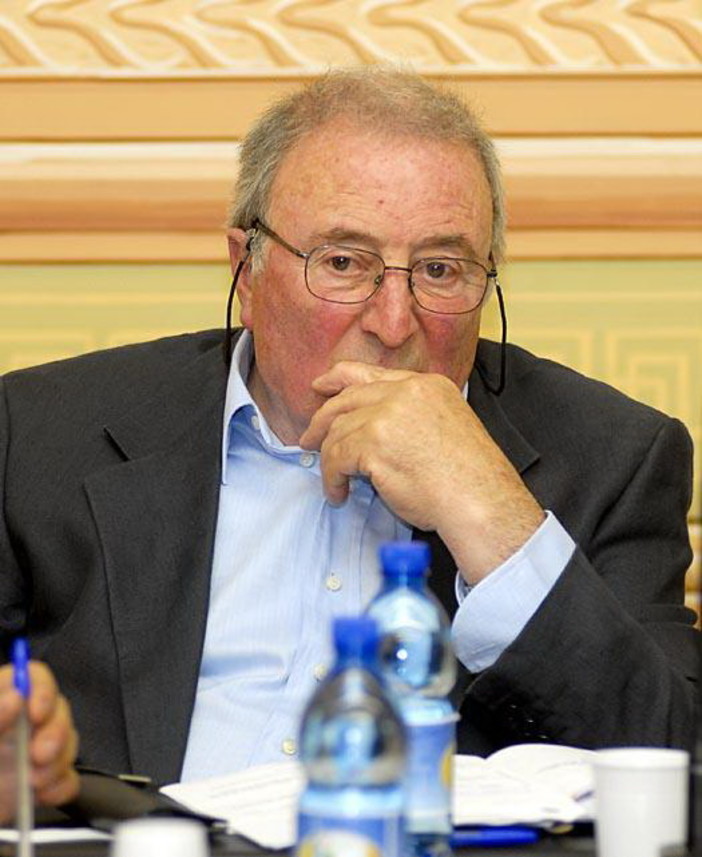 Diano Marina: è morto l'ex Amministratore e giocatore della Dianese Pietro Novaro Mascarello Diano Marina: è morto l'ex Amministratore e giocatore della Dianese Pietro Novaro Mascarello