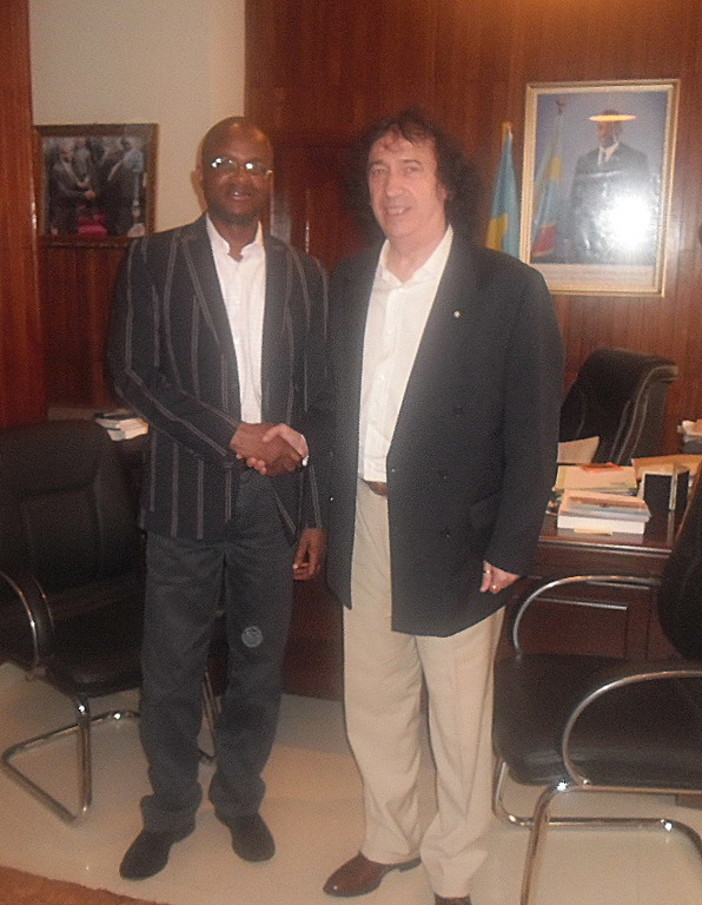Incontro del Cav. Paolo Alberti con il Ministro dell'Istruzione del Congo a Kinshasa Incontro del Cav. Paolo Alberti con il Ministro dell'Istruzione del Congo a Kinshasa