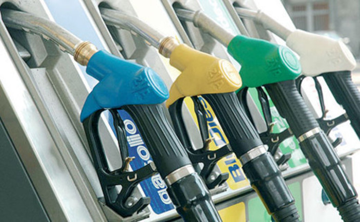 Prosegue il pendolarismo della benzina verso la Francia. A Mentone la verde a 1,637 e il diesel a 1,439 Prosegue il pendolarismo della benzina verso la Francia. A Mentone la verde a 1,637 e il diesel a 1,439