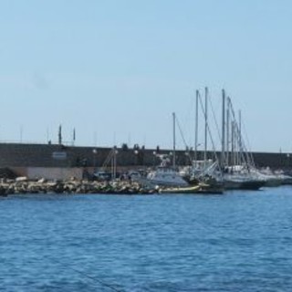 Bordighera: un mosaico sulla parete interna della diga foranea del porticciolo turistico, la Giunta approva il progetto definitivo Bordighera: un mosaico sulla parete interna della diga foranea del porticciolo turistico, la Giunta approva il progetto definitivo