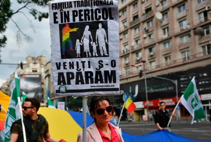 Si vota anche a Sanremo, tra i 12 seggi per il referendum contro i matrimoni gay della Romania Si vota anche a Sanremo, tra i 12 seggi per il referendum contro i matrimoni gay della Romania