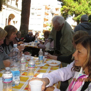 Taggia: 120 escursionisti ieri alla 7a edizione del 'Memorial Manfrin' camminata della terza età Taggia: 120 escursionisti ieri alla 7a edizione del 'Memorial Manfrin' camminata della terza età