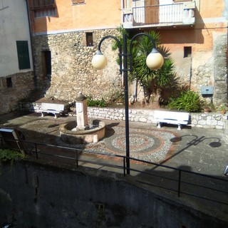 Ventimiglia: sistemata dai volontari del comitato di quartiere la piazzetta di frazione Bevera Ventimiglia: sistemata dai volontari del comitato di quartiere la piazzetta di frazione Bevera