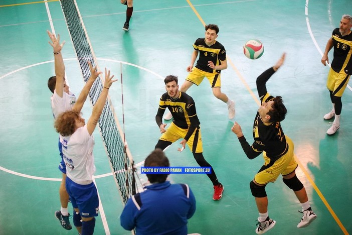 Pallavolo: domenica l'ultima di Serie C ma le due partite clou non si giocano alla stessa ora, la protesta della Grafiche Amadeo Pallavolo: domenica l'ultima di Serie C ma le due partite clou non si giocano alla stessa ora, la protesta della Grafiche Amadeo