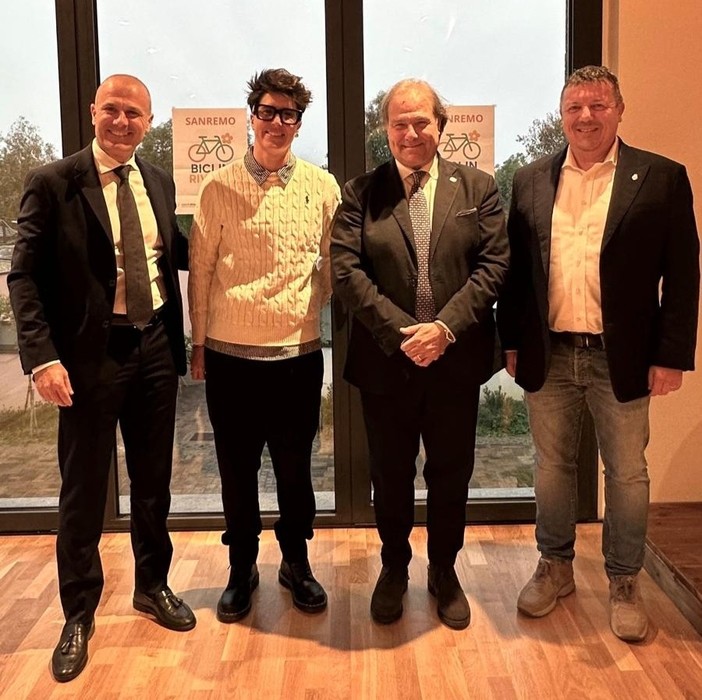 “Bici in Riviera”: Ilaria Sanguineti premiata al Villaggio dei Fiori come simbolo del binomio vincente tra Ciclismo e Turismo